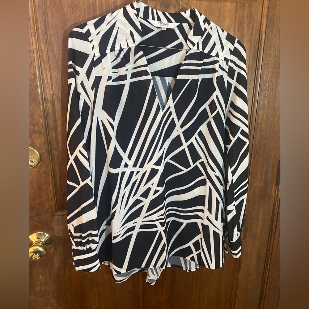 Crosby by Mollie Burch M black & white geometric design asymmetrical tun…